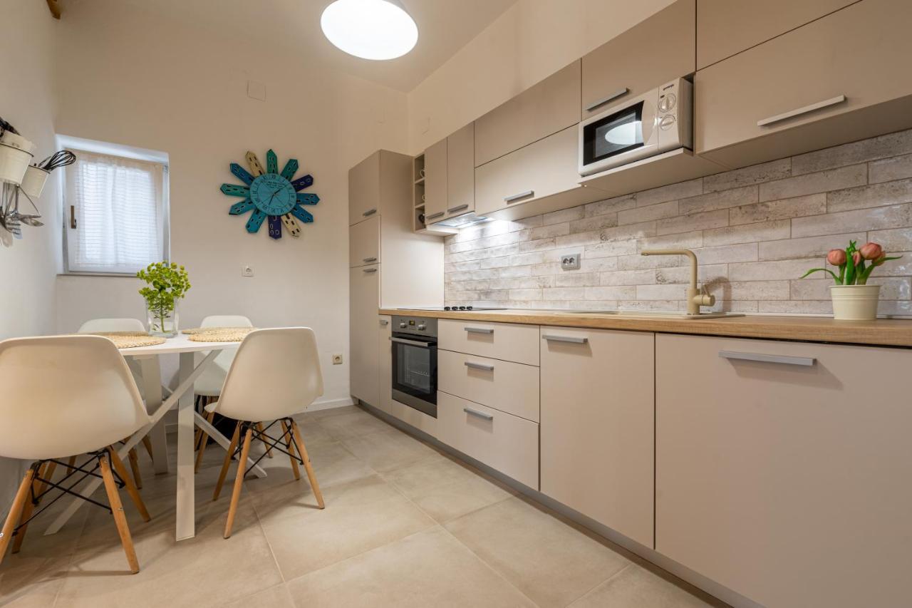 Apartments Frgacic バスカ エクステリア 写真